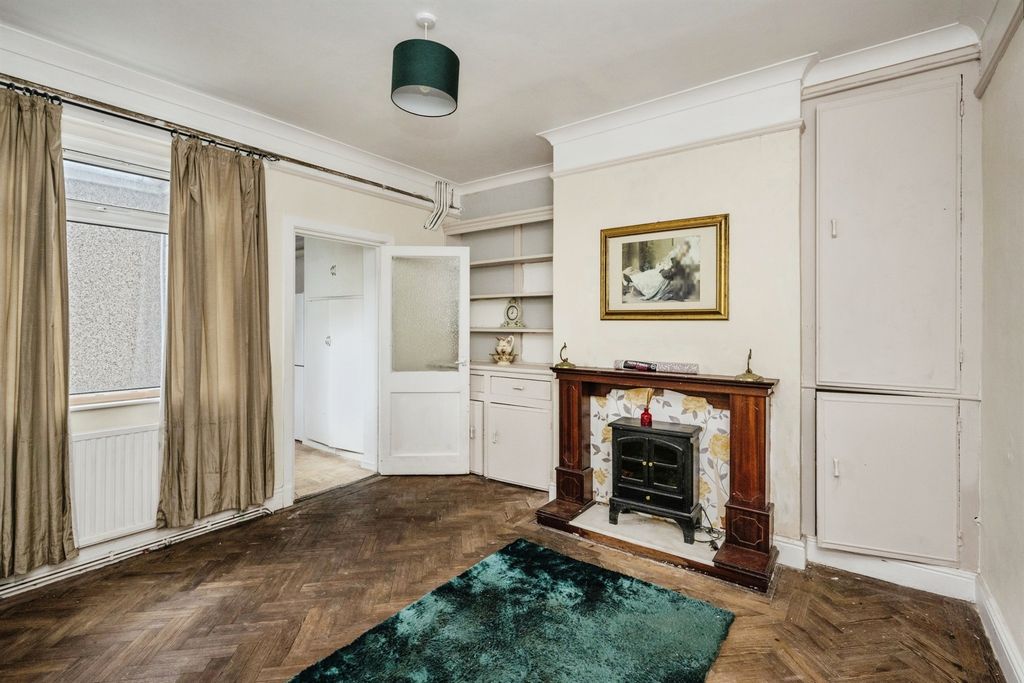 Property photo 2 of 16