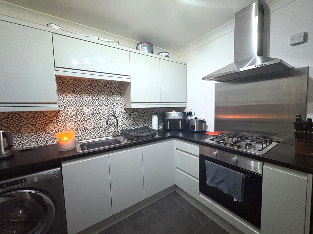 Property photo 2 of 5