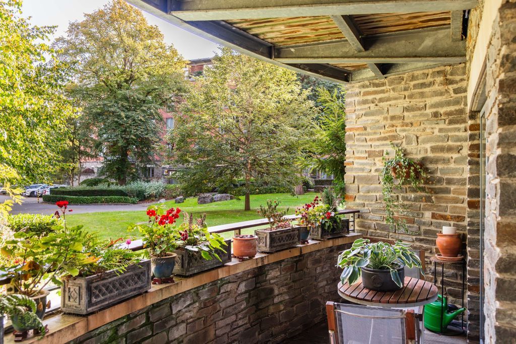 Property photo 1 of 18 Terrace