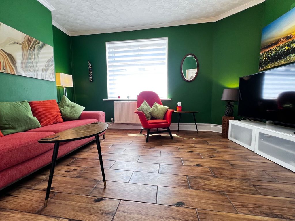 Property photo 3 of 21