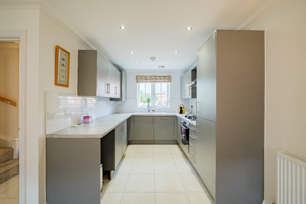 Property photo 2 of 18 5342785