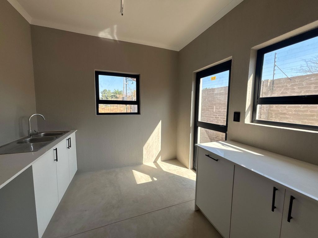 Property photo 3 of 16 1Hs1656286