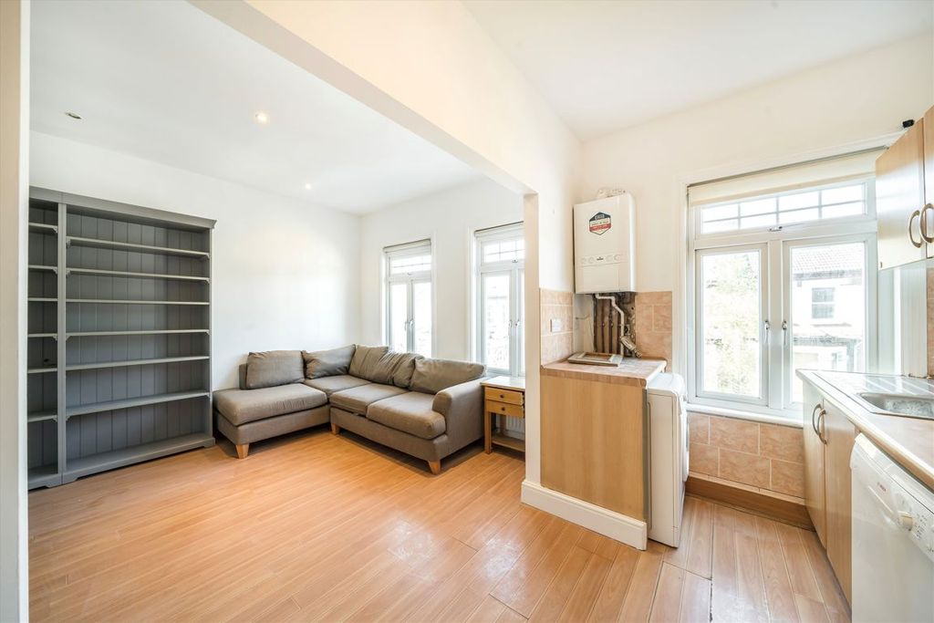 Property photo 2 of 8