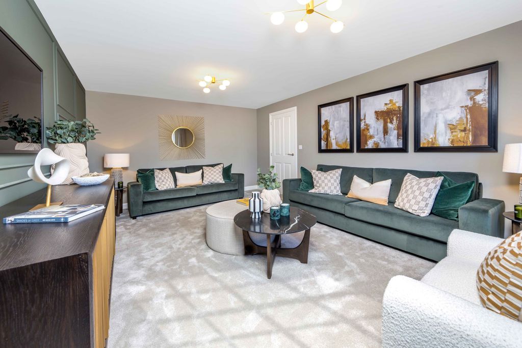Property photo 3 of 10 Holden Lounge