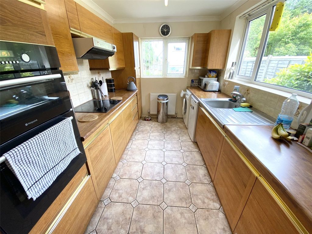Property photo 2 of 15 Picture No. 10
