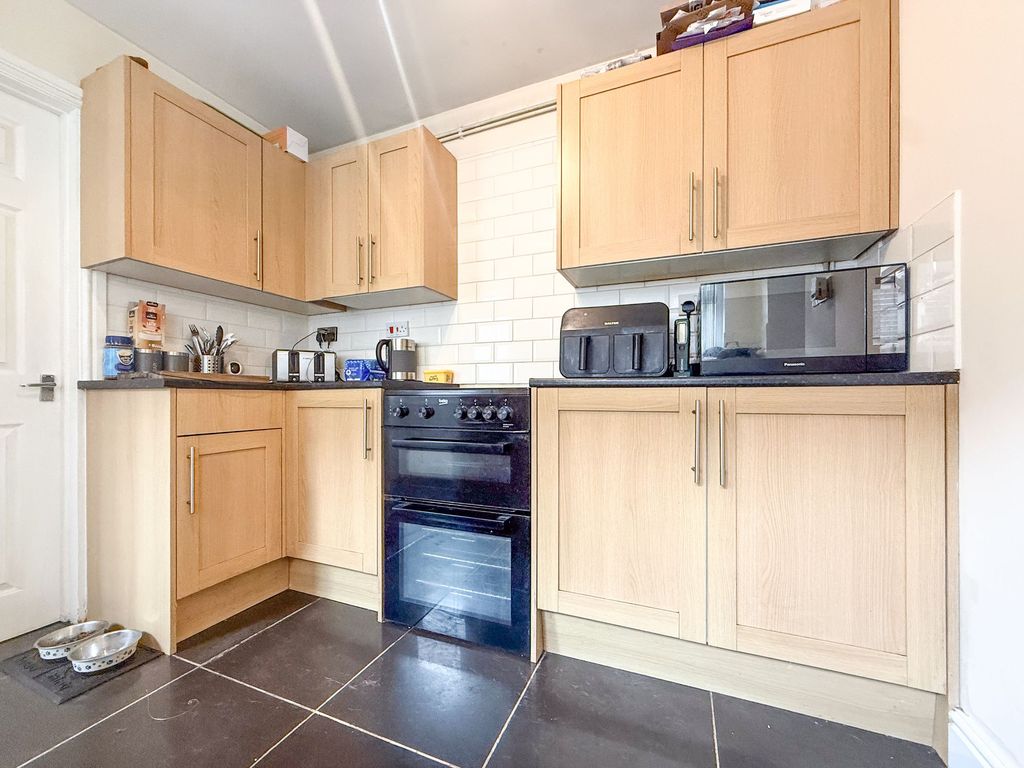 Property photo 2 of 24