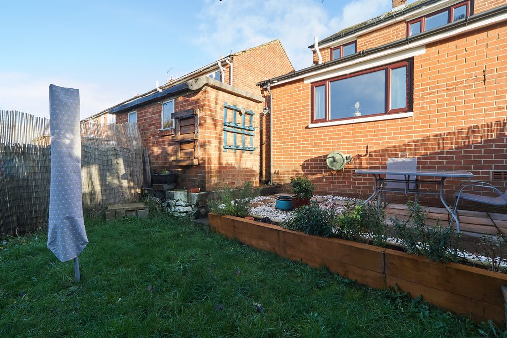 Property photo 3 of 27