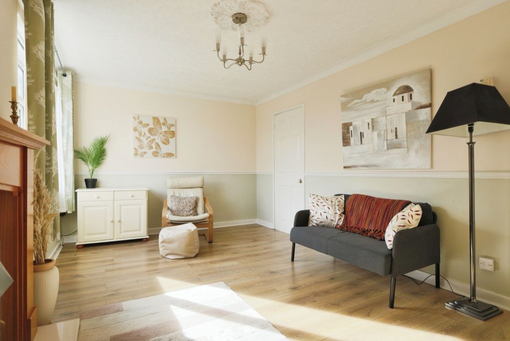 Property photo 2 of 7 3943915
