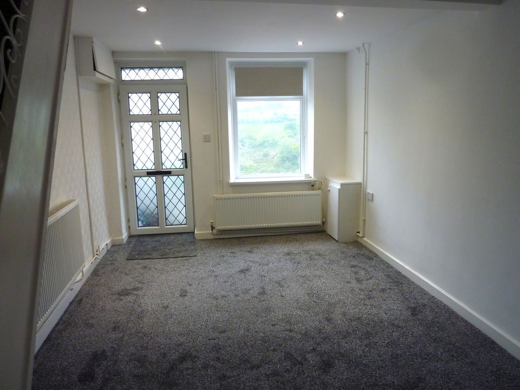 Property photo 2 of 10 Lounge