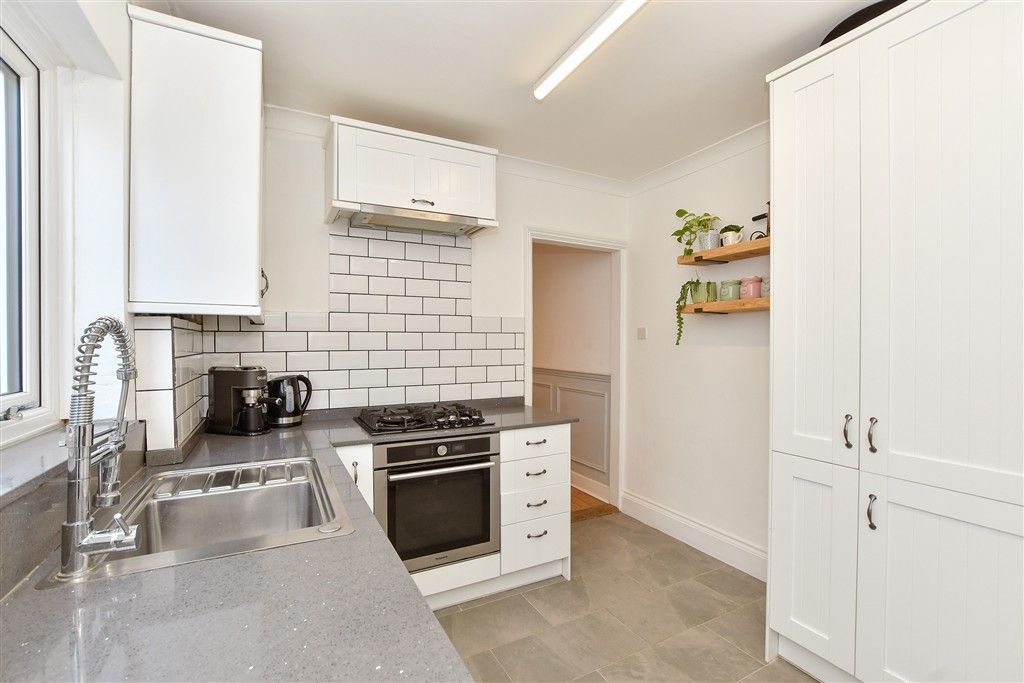 Property photo 2 of 10 Kitchen