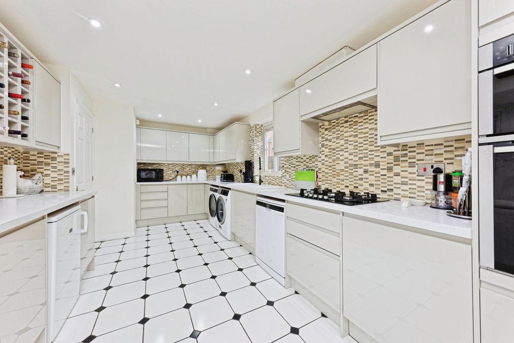 Property photo 2 of 21 Pbox-Img.Jpg