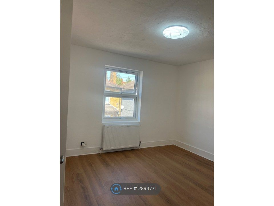 Property photo 3 of 7 Room1 Double