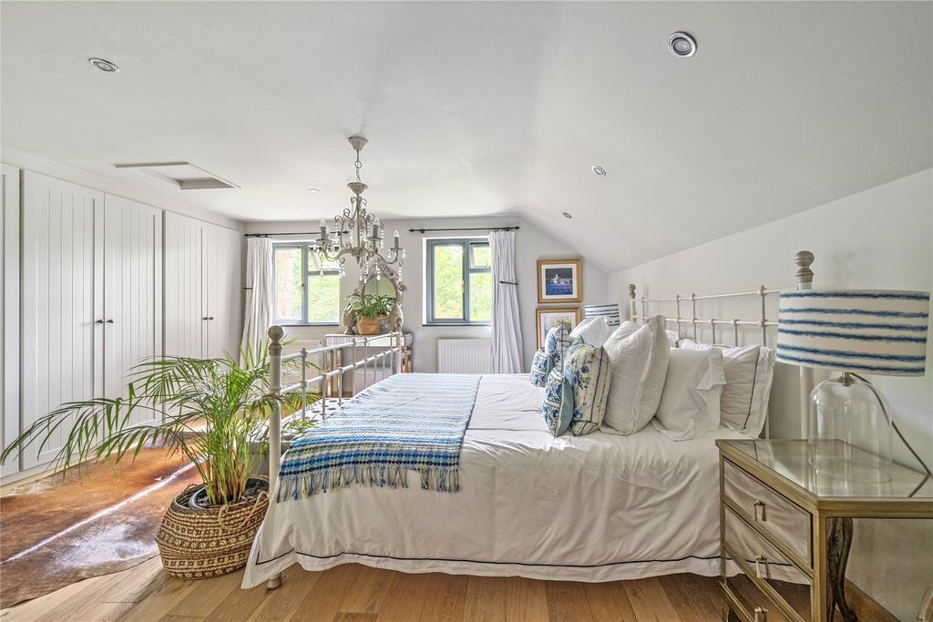 Property photo 3 of 28 Picture No. 24