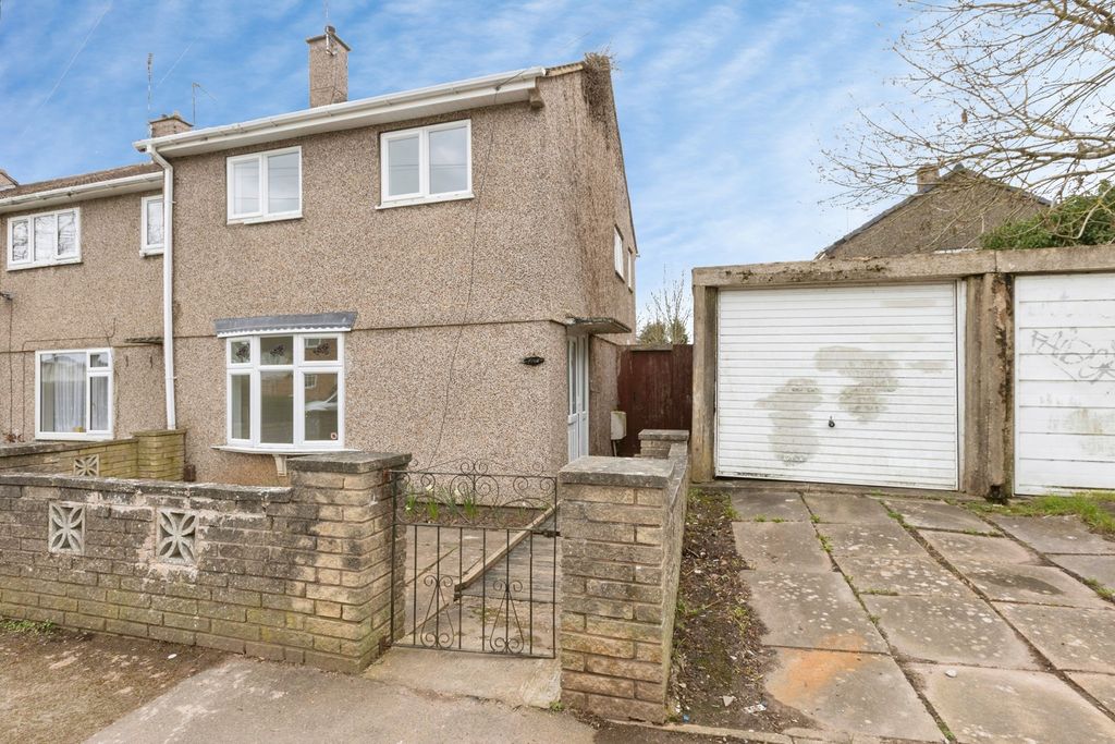 Property photo 1 of 17 Exterior