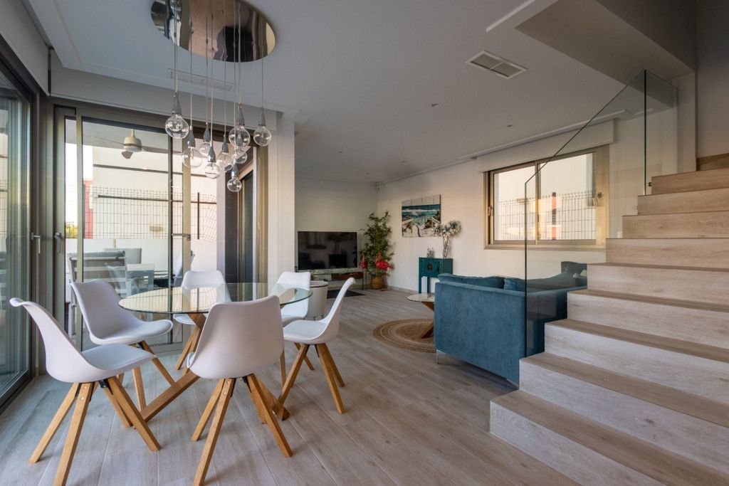 Property photo 1 of 31