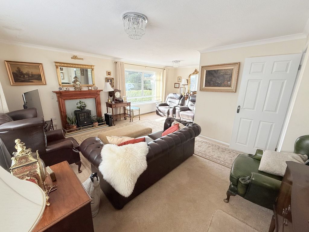 Property photo 3 of 27