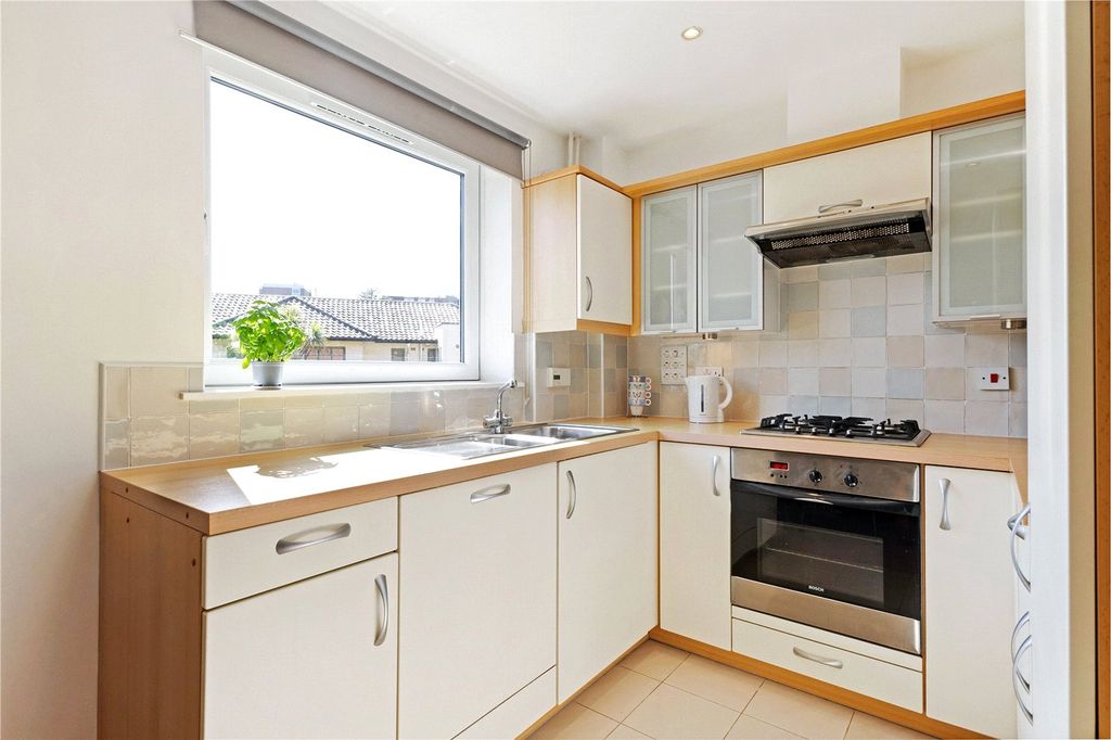Property photo 3 of 14 Kitchen