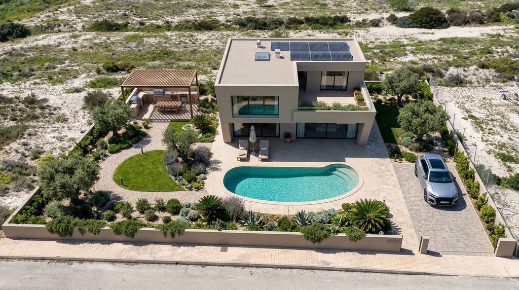 Property photo 1 of 7