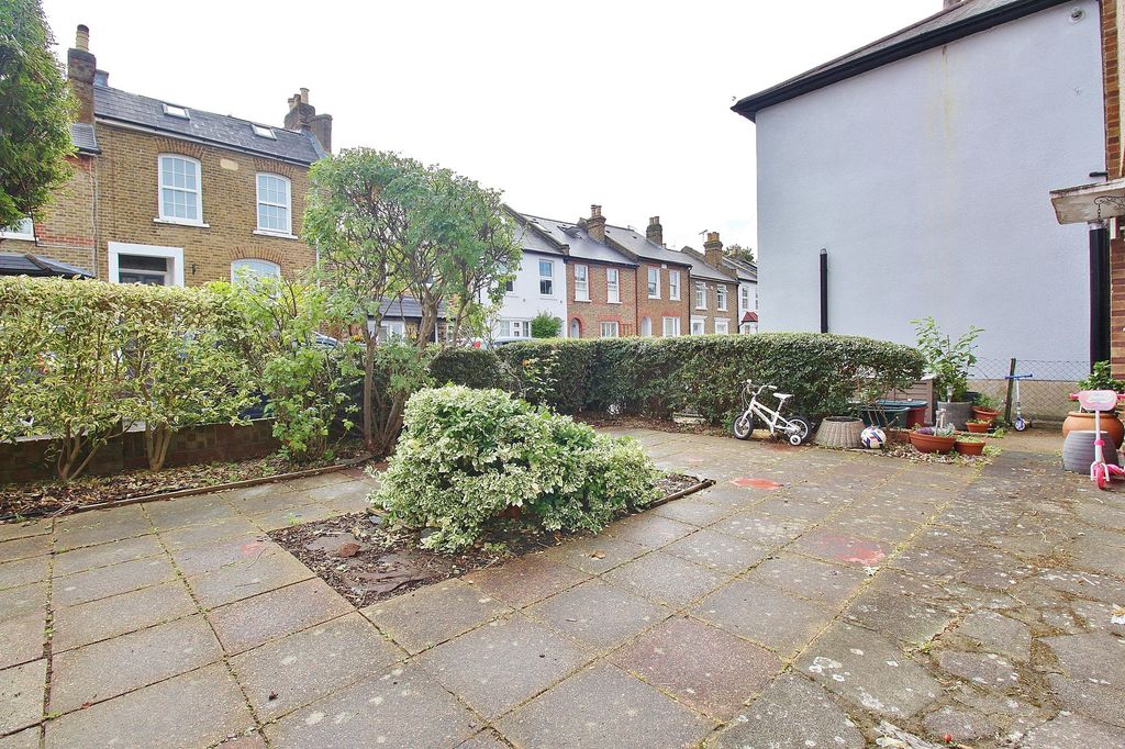 Property photo 3 of 9