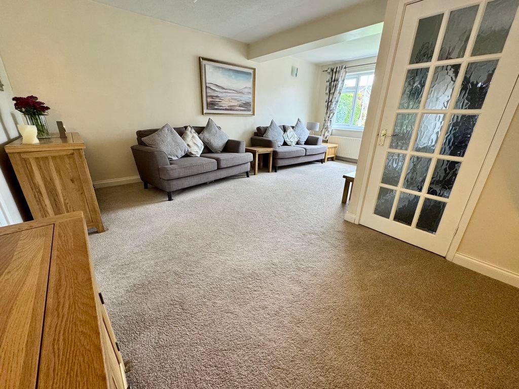 Property photo 2 of 20 L- Shaped Lounge