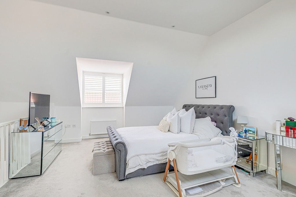 Property photo 3 of 30