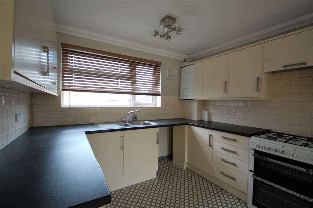 Property photo 2 of 10 Kitchen.Jpg