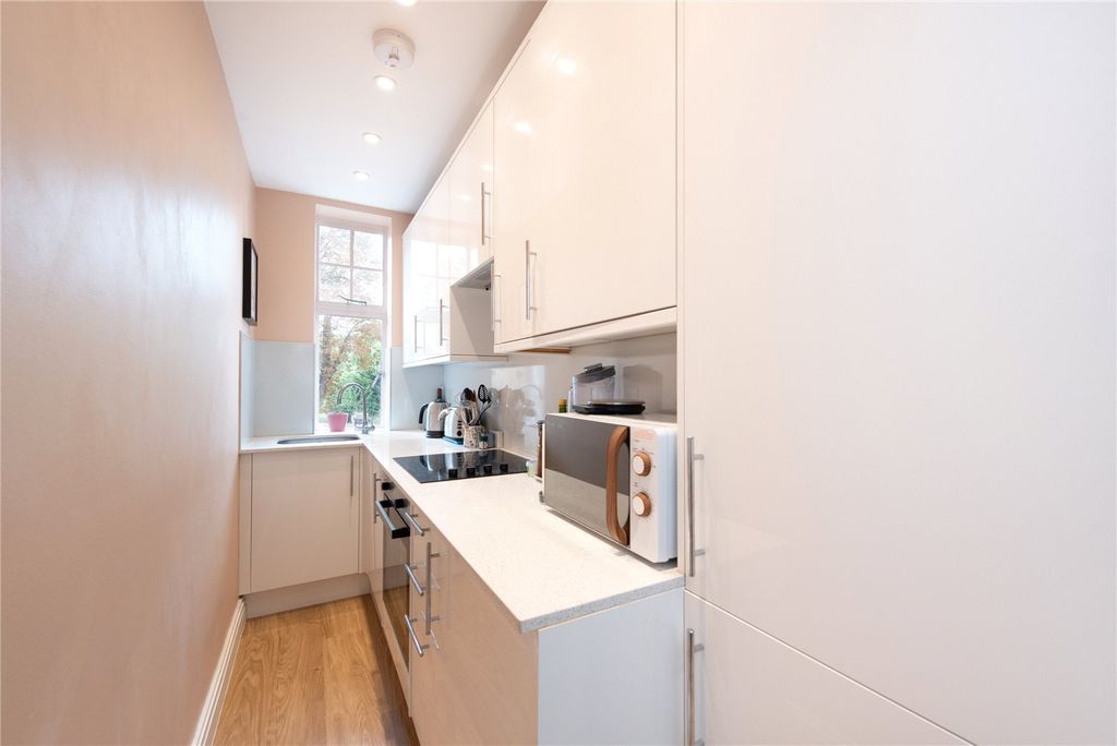 Property photo 3 of 14 Picture No. 24