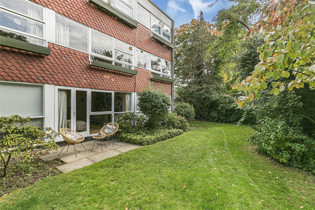 Property photo 2 of 27