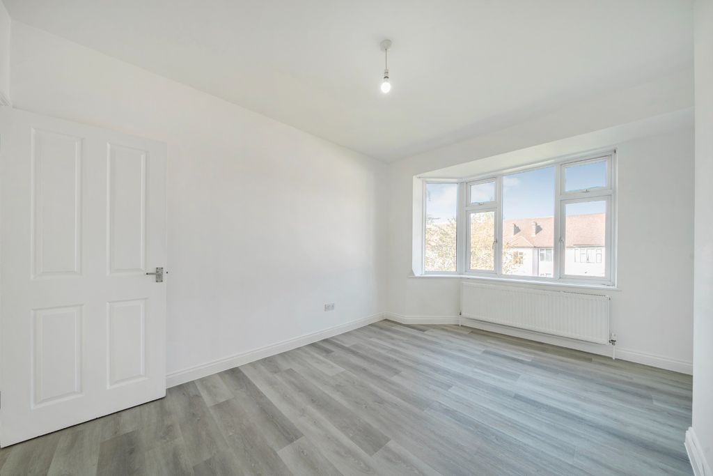 Property photo 2 of 8 5118512