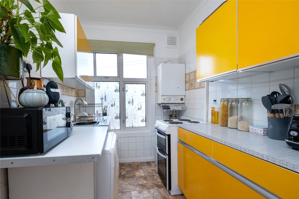 Property photo 3 of 6 Picture No. 04