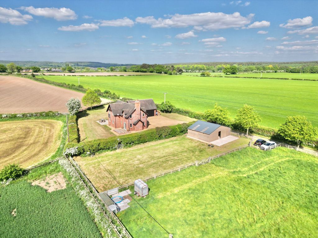 Property photo 2 of 35