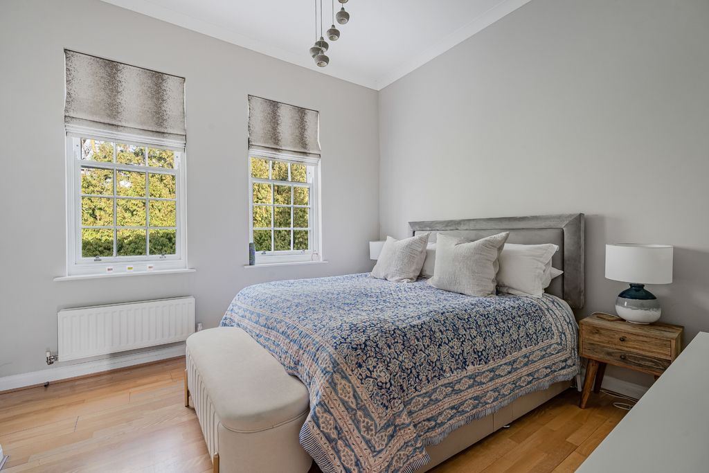 Property photo 2 of 9 Photo 4