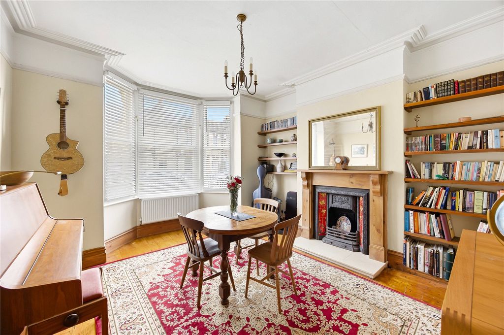 Property photo 2 of 27 Picture No. 12