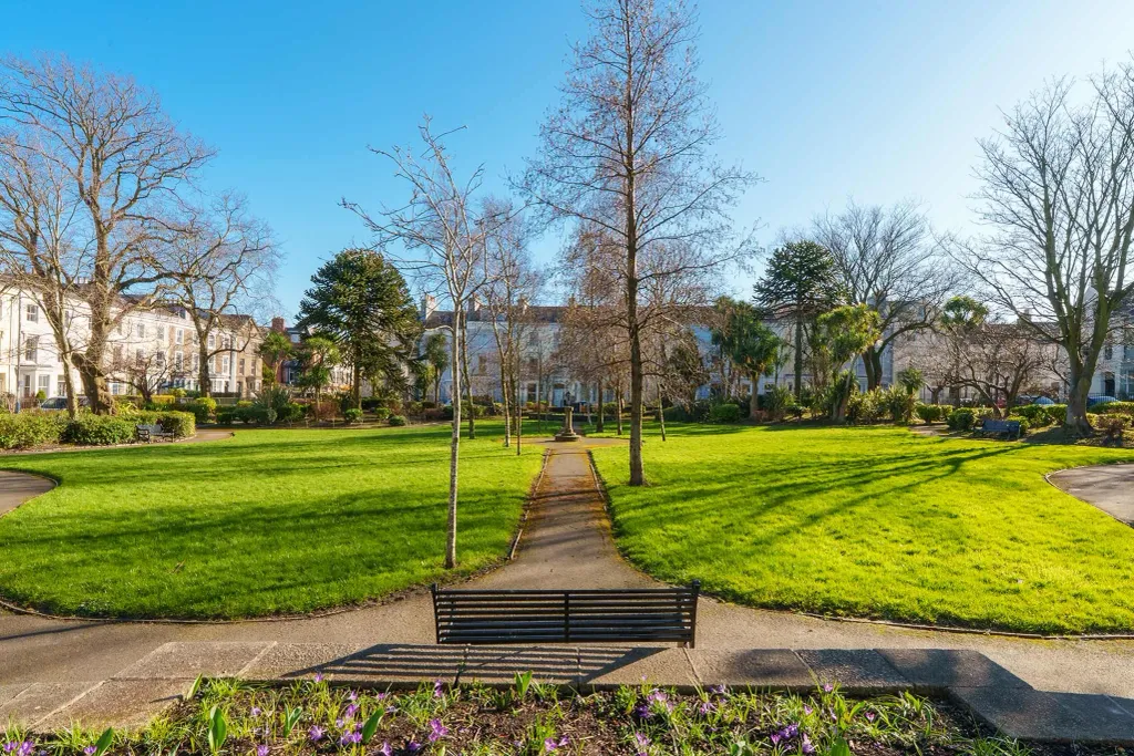 Property photo 2 of 36