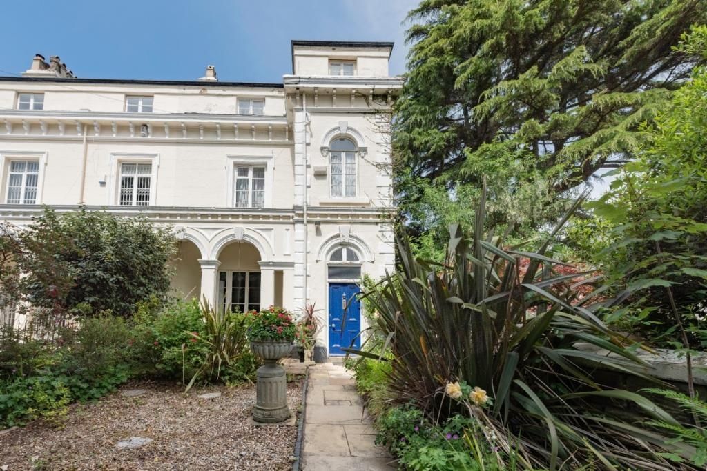 Property photo 1 of 10