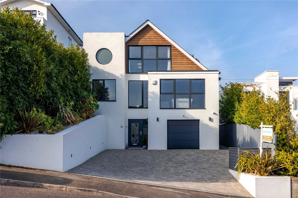 Property photo 2 of 46 Picture No. 01