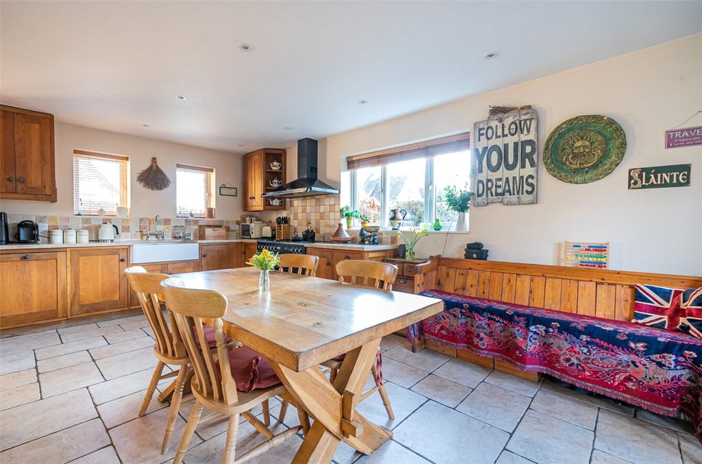 Property photo 2 of 12 Picture No. 05
