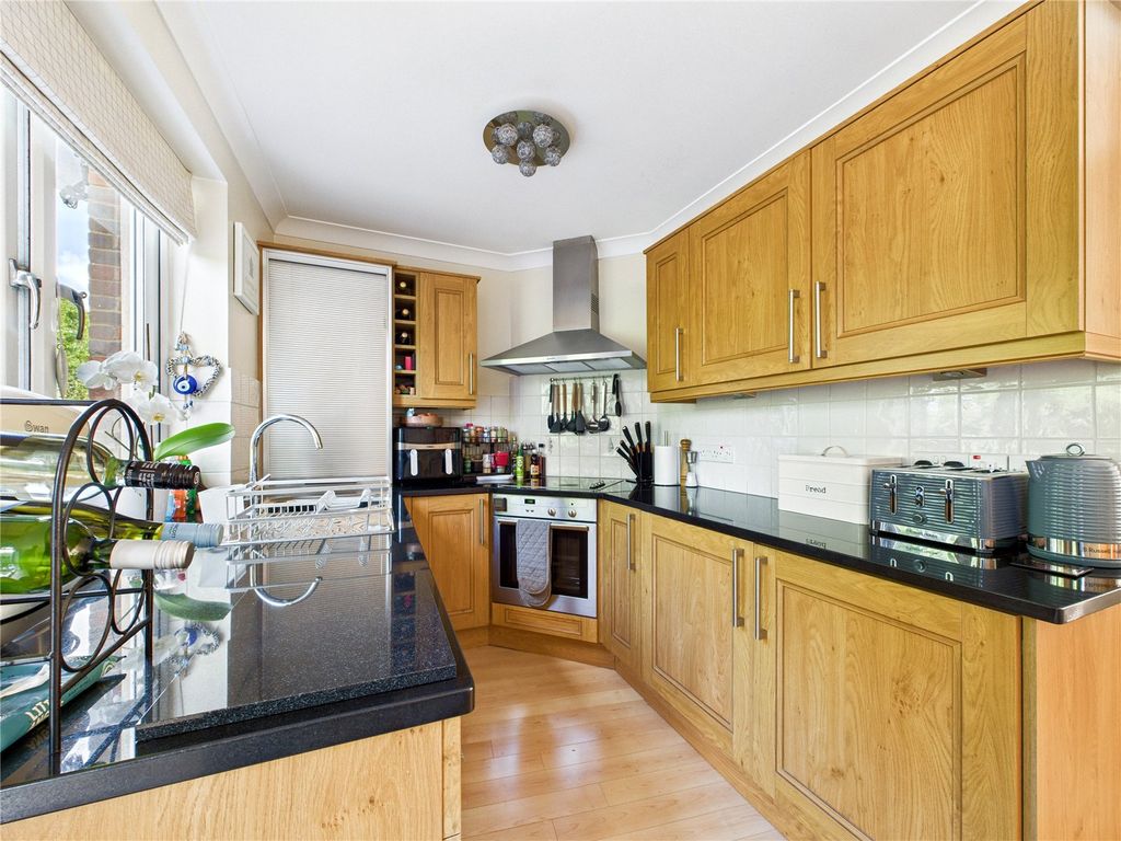 Property photo 3 of 20 Picture No. 11