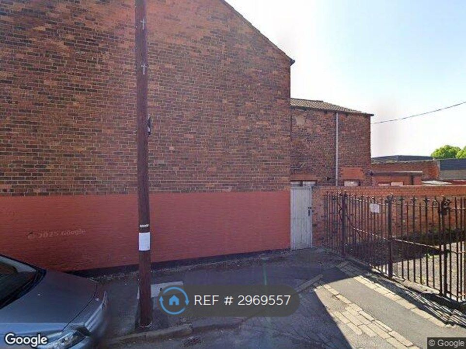 Property photo 1 of 6 3 Bed End Terrace