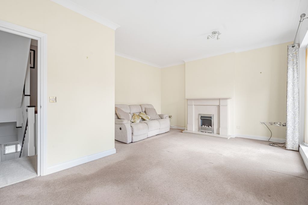 Property photo 3 of 24 Living Room