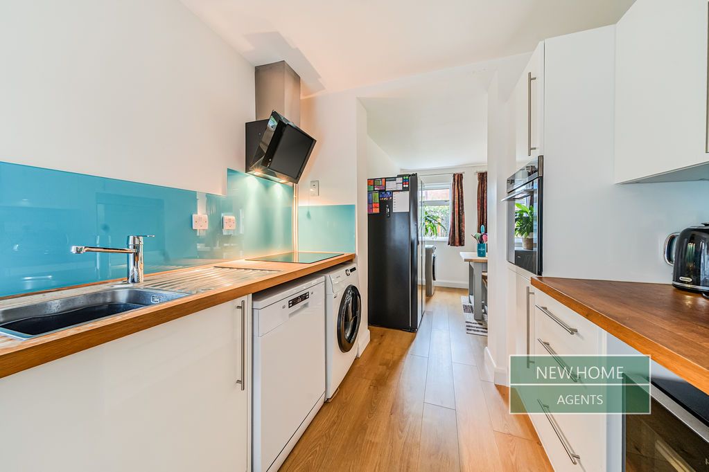 Property photo 3 of 17 Photo 6