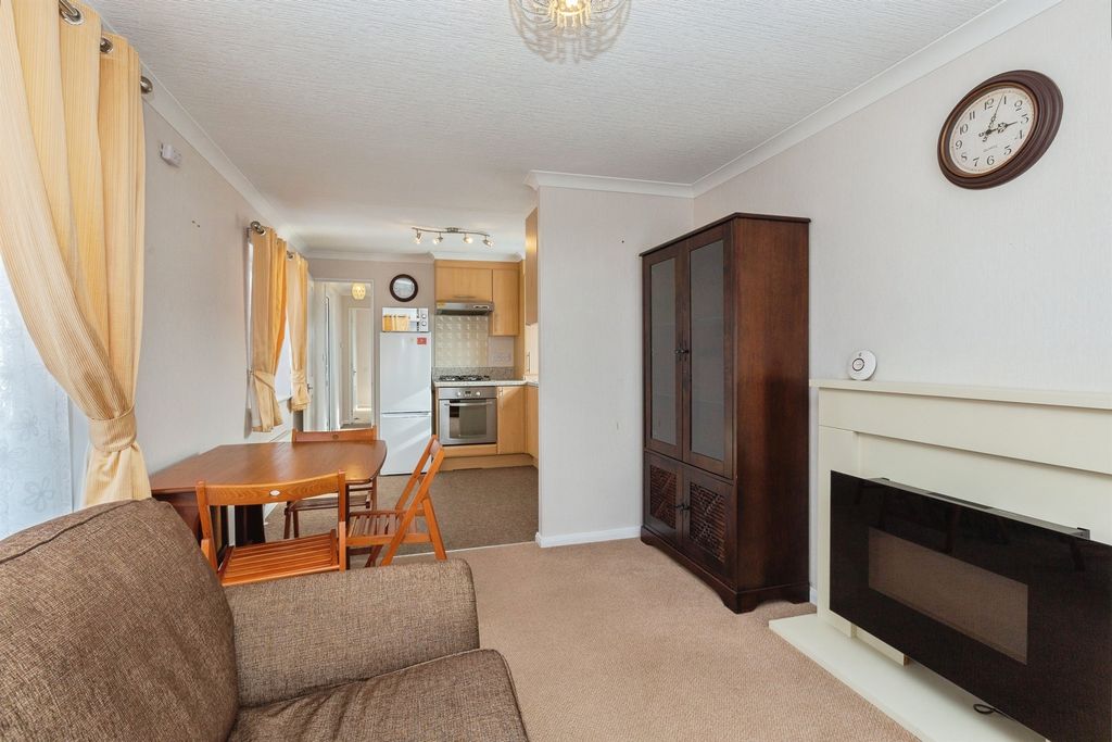 Property photo 3 of 16