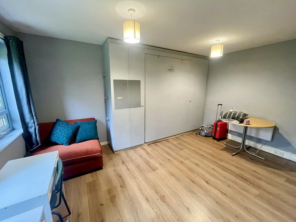 Property photo 3 of 5