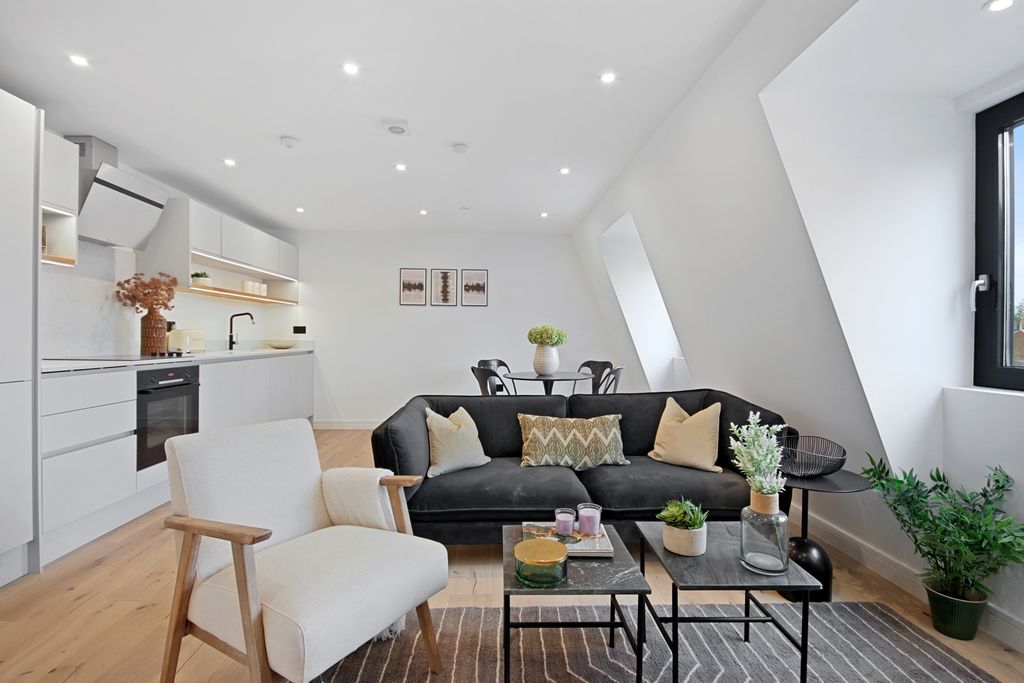 Property photo 1 of 13 1 Bedroom Apartment For Sale