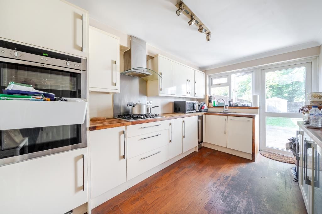 Property photo 2 of 19 Kitchen