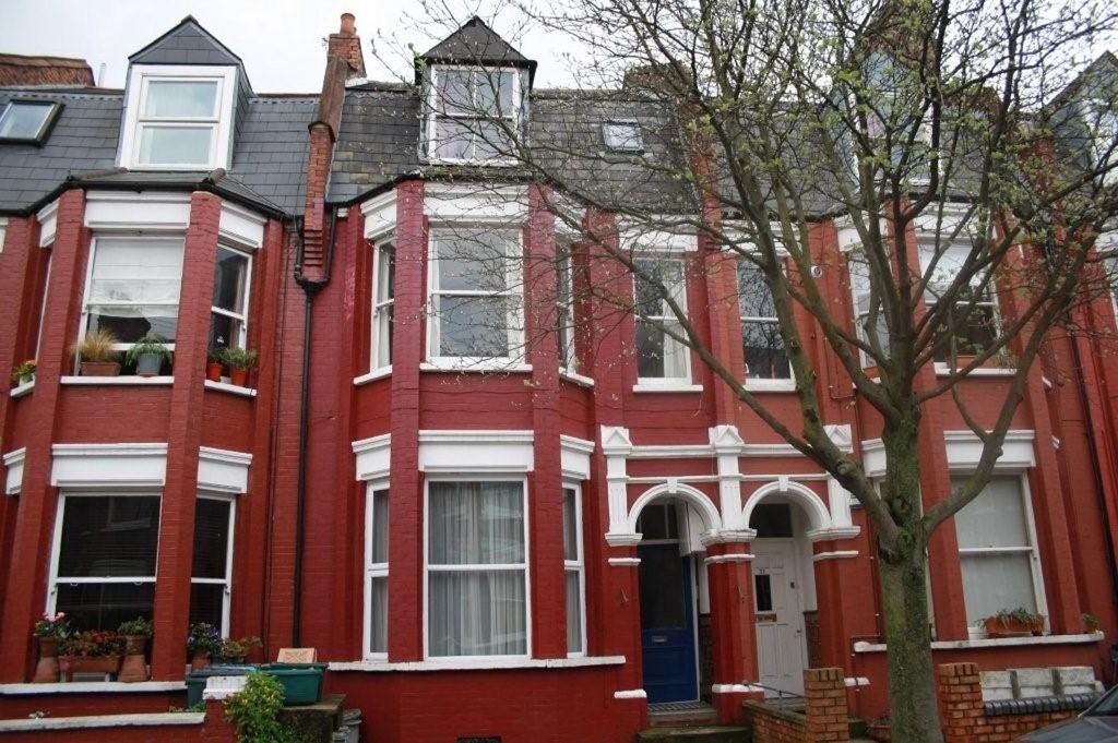 Property photo 1 of 6