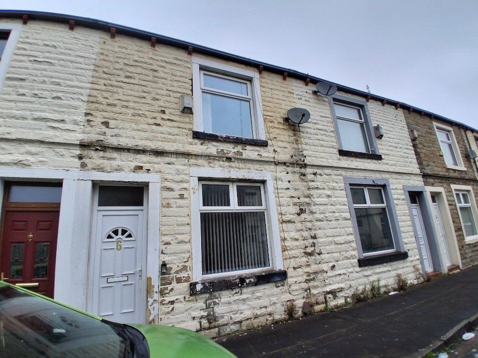 Property photo 2 of 21
