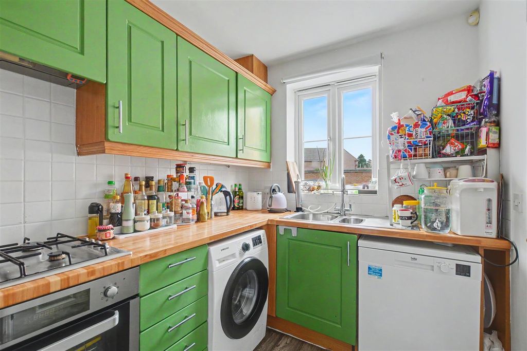 Property photo 3 of 21 Kitchen