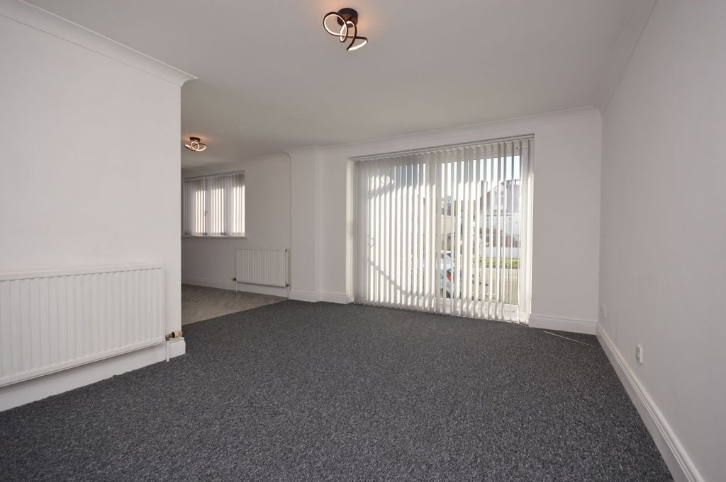 Property photo 3 of 8 Living Room