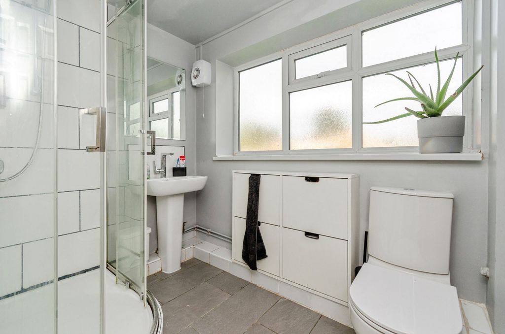 Property photo 2 of 16 Photo